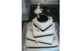 ESK2061 -  erre az esküvői torta kódra hivatkozzon!