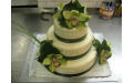 Három emeletes esküvői torta ESK2013 -  erre az esküvői torta kódra hivatkozzon!