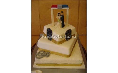 ESK2034 -  erre az esküvői torta kódra hivatkozzon!